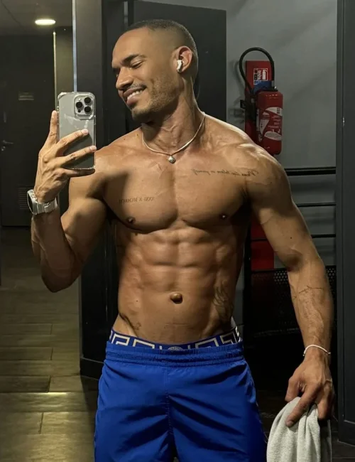 Vidal photo 41, latino, athletic, black hair, 175 cm, 74 kg, Hong Kong