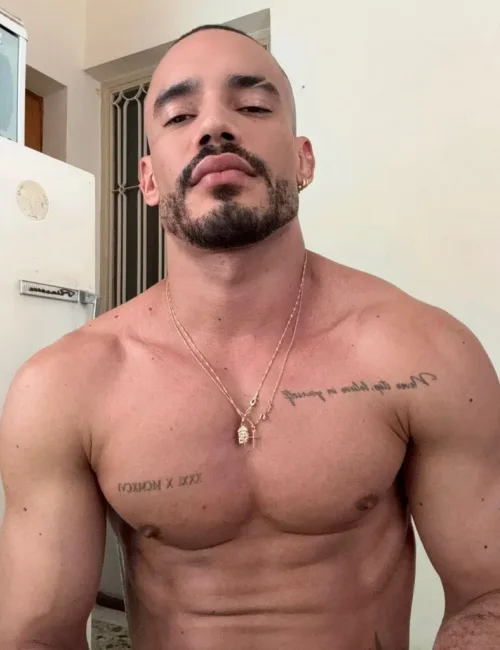Vidal photo 45, latino, athletic, black hair, 175 cm, 74 kg, Hong Kong
