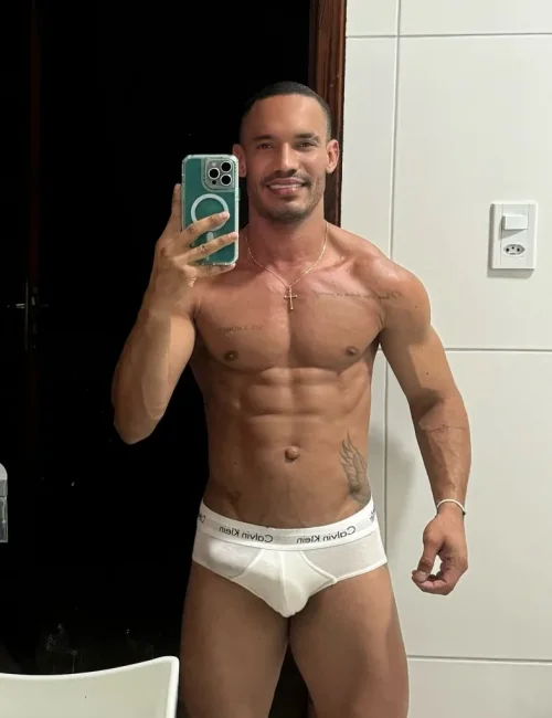 Vidal photo 47, latino, athletic, black hair, 175 cm, 74 kg, Hong Kong