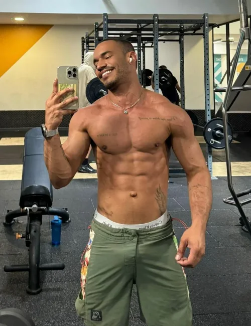 Vidal photo 54, latino, athletic, black hair, 175 cm, 74 kg, Hong Kong