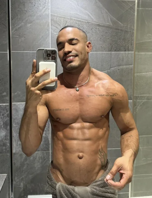 Vidal photo 56, latino, athletic, black hair, 175 cm, 74 kg, Hong Kong
