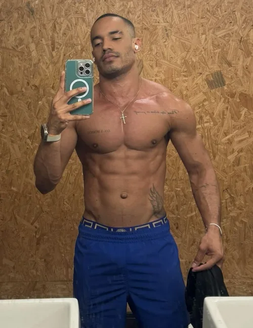 Vidal photo 58, latino, athletic, black hair, 175 cm, 74 kg, Hong Kong