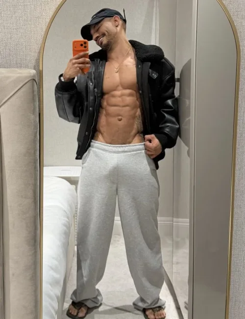 Vidal photo 6, latino, athletic, black hair, 175 cm, 74 kg, Hong Kong