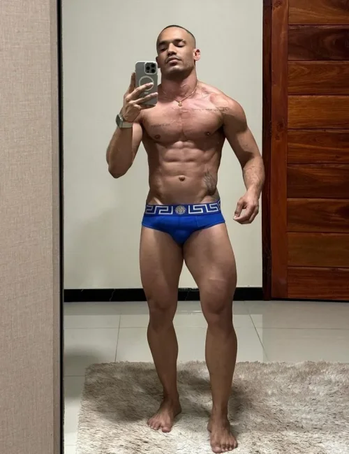 Vidal photo 65, latino, athletic, black hair, 175 cm, 74 kg, Hong Kong