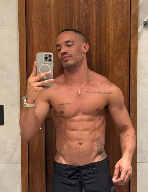 Vidal photo 66, latino, athletic, black hair, 175 cm, 74 kg, Hong Kong