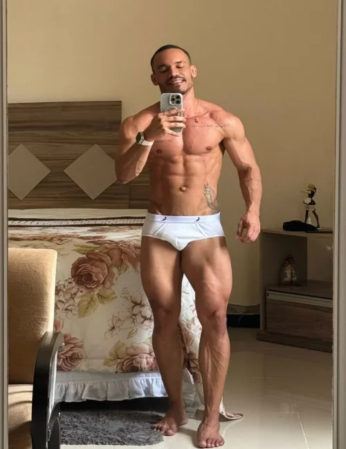 Vidal photo 67, latino, athletic, black hair, 175 cm, 74 kg, Hong Kong