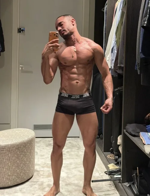 Vidal photo 9, latino, athletic, black hair, 175 cm, 74 kg, Hong Kong