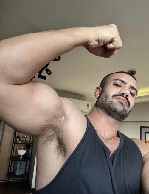 Vulcan photo 10, slavic, curvy, black hair, 180 cm, 81 kg, Hong Kong