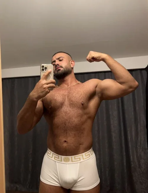 Vulcan photo 11, slavic, curvy, black hair, 180 cm, 81 kg, Hong Kong