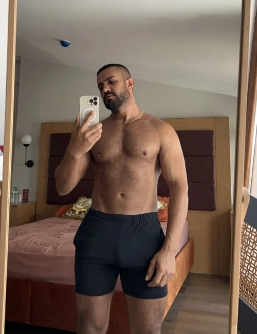 Vulcan photo 9, slavic, curvy, black hair, 180 cm, 81 kg, Hong Kong