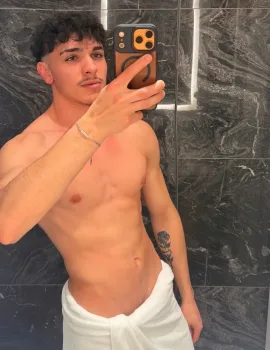 Xander photo 1, latino, athletic, black hair, 180 cm, 77 kg, Hong Kong