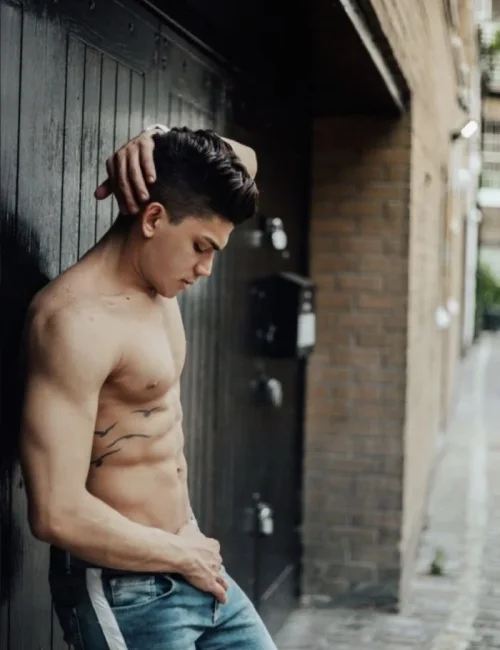 Zac photo 12, latino, curvy, black hair, 178 cm, 83 kg, Hong Kong