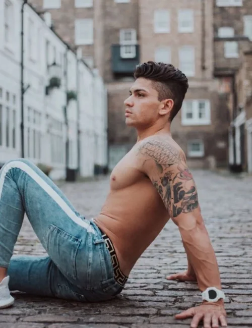 Zac photo 13, latino, curvy, black hair, 178 cm, 83 kg, Hong Kong