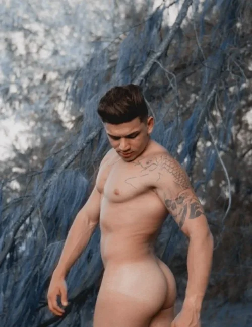 Zac photo 14, latino, curvy, black hair, 178 cm, 83 kg, Hong Kong