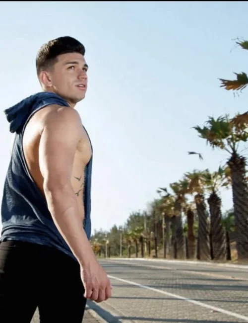 Zac photo 15, latino, curvy, black hair, 178 cm, 83 kg, Hong Kong