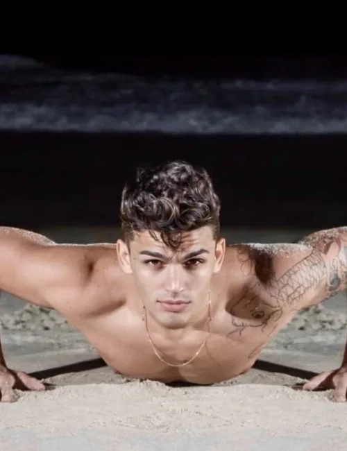 Zac photo 16, latino, curvy, black hair, 178 cm, 83 kg, Hong Kong