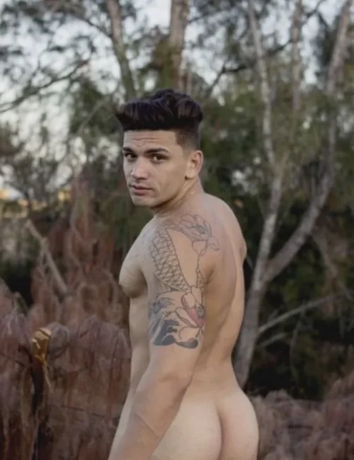 Zac photo 17, latino, curvy, black hair, 178 cm, 83 kg, Hong Kong