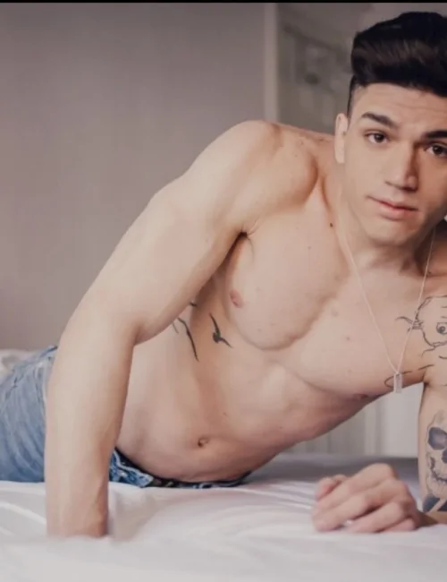 Zac photo 27, latino, curvy, black hair, 178 cm, 83 kg, Hong Kong