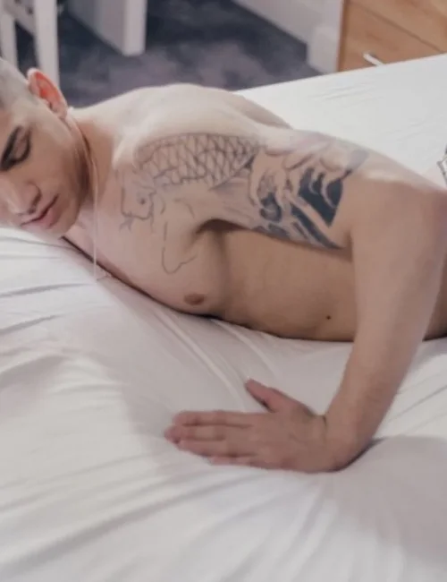 Zac photo 31, latino, curvy, black hair, 178 cm, 83 kg, Hong Kong