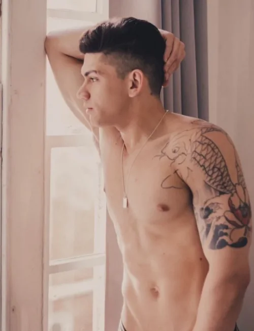 Zac photo 6, latino, curvy, black hair, 178 cm, 83 kg, Hong Kong