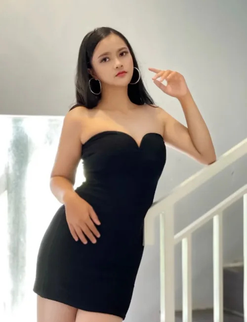 aluna photo 3, asian, slim, black hair, 159 cm, 47 kg, Medium bust, Hong Kong