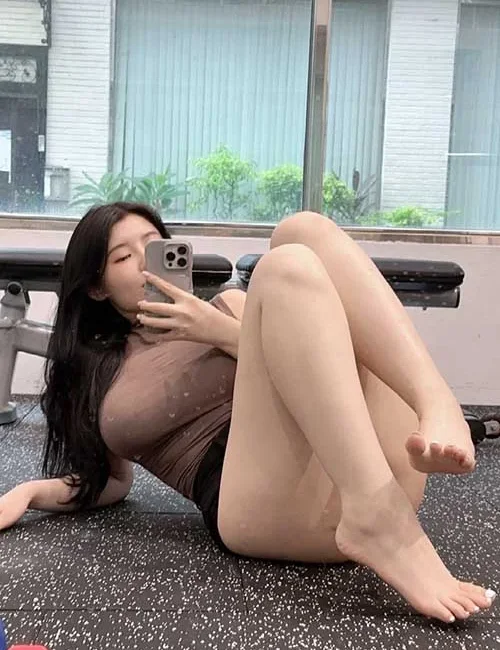 azami photo 6, asian, curvy, black hair, 168 cm, 63 kg, Large bust, Hong Kong
