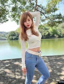 bkk photo 1, asian, average, black hair, 158 cm, 50 kg, Large bust, Hong Kong