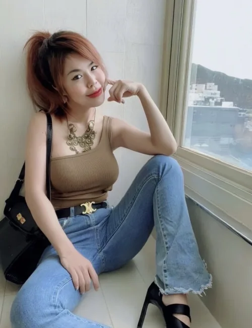 bkk photo 5, asian, average, black hair, 158 cm, 50 kg, Large bust, Hong Kong
