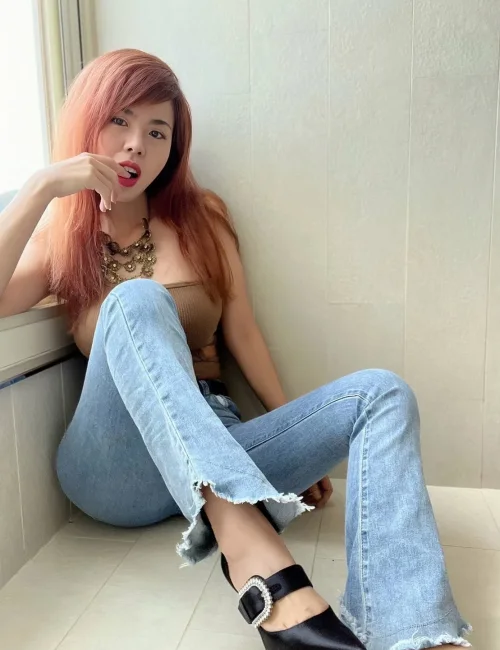 bkk photo 7, asian, average, black hair, 158 cm, 50 kg, Large bust, Hong Kong