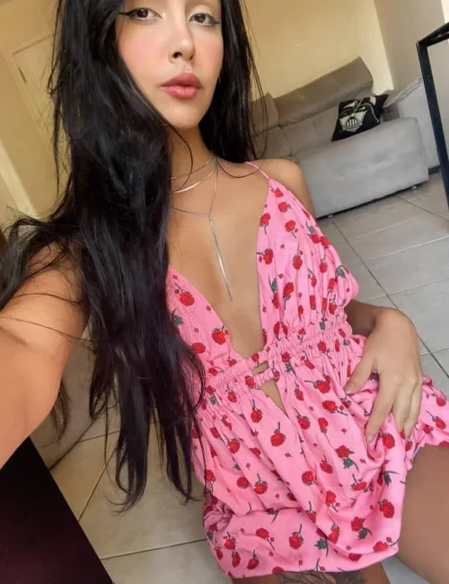 daniaa photo 1, european, average, black hair, 176 cm, 56 kg, Large bust, Hong Kong