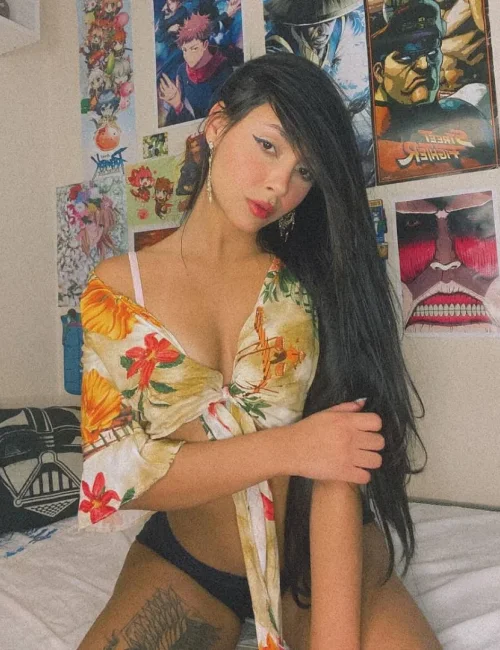 daniaa photo 3, european, average, black hair, 176 cm, 56 kg, Large bust, Hong Kong