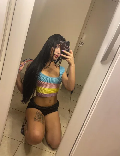 daniaa photo 4, european, average, black hair, 176 cm, 56 kg, Large bust, Hong Kong