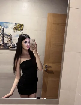 Diana photo 1, slavic, skinny, brunette, 170 cm, 50 kg, Medium bust, Hong Kong