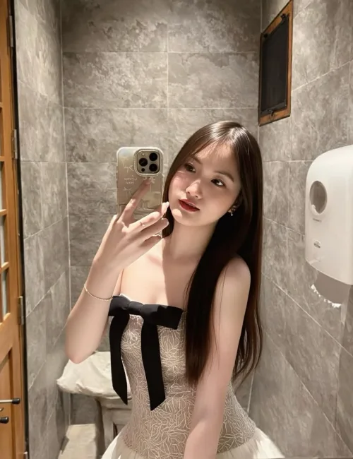 fahiraaaa photo 9, asian, slim, black hair, 157 cm, 47 kg, Medium bust, Hong Kong
