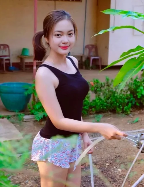 givia photo 6, asian, slim, black hair, 166 cm, 51 kg, Large bust, Hong Kong