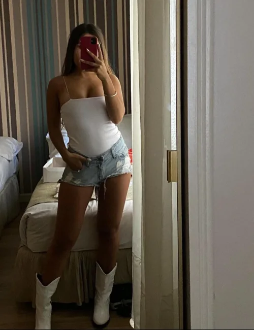 iklim photo 2, asian, slim, brunette, 162 cm, 52 kg, Medium bust, Hong Kong
