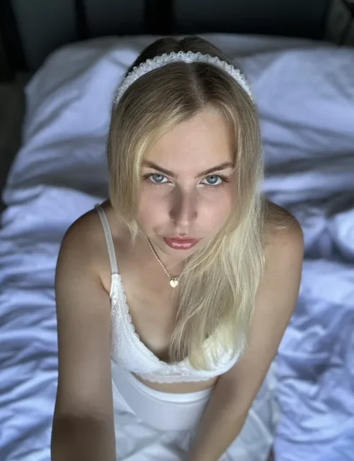 irena annegrethe photo 2, european, slim, blonde hair, 168 cm, 52 kg, Medium bust, Hong Kong