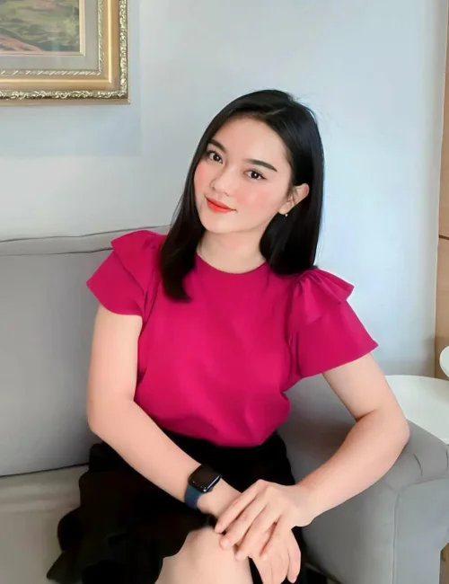 lia photo 1, ebony / black, slim, black hair, 163 cm, 53 kg, Medium bust, Hong Kong