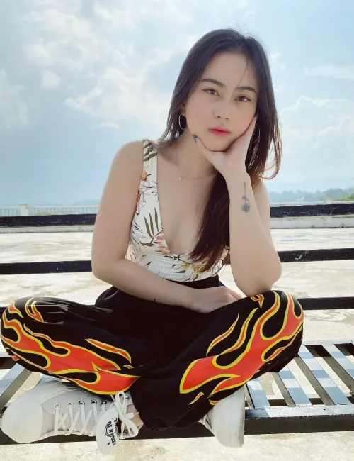 natasya photo 6, asian, slim, black hair, 164 cm, 49 kg, Medium bust, Hong Kong